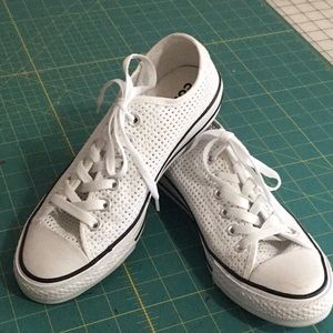Converse sneakers size 8